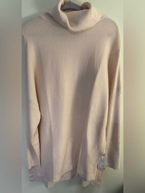 NWT Efan Cream Turtleneck Sweater M